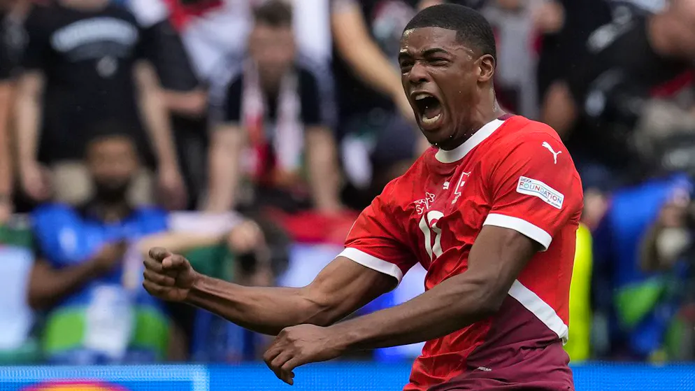 Jubelt Kwadwo Duah schon bald für AEK Athen?