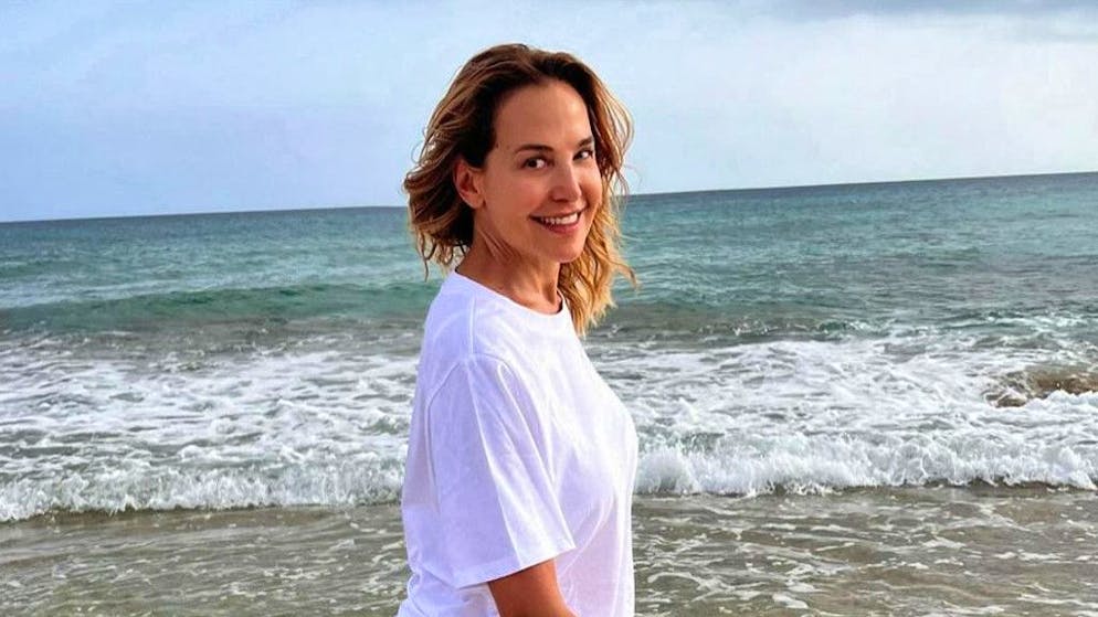 Ecco come mai. Barbara D'Urso mette all'asta i vestiti usati a Mediaset