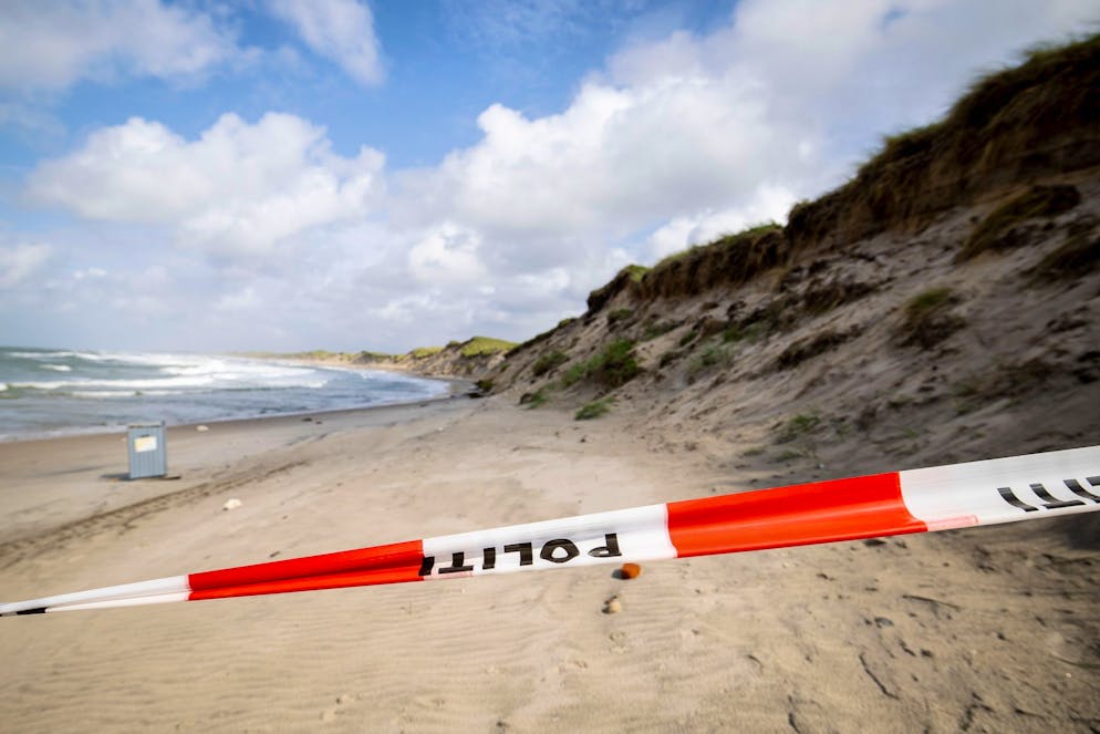 Deutsche Jungen von Sandmassen verschüttet und umgekommen - Gallery. Rund 40 Minuten waren die beiden Buben unter Sand- und Erdmassen begraben.