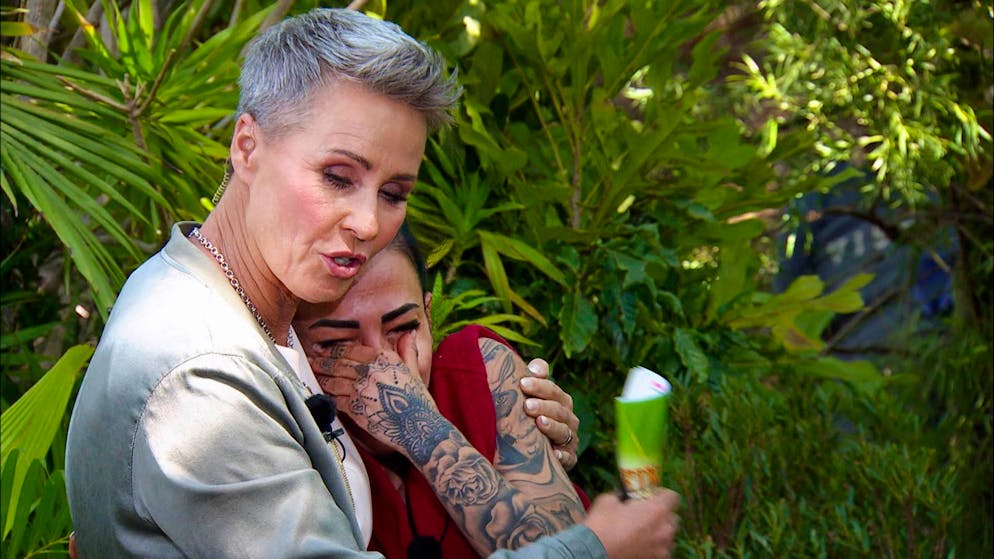 Schweizerin in Tränen aufgelöst. Elena Miras kämpft im Dschungelcamp mit Panikattacke