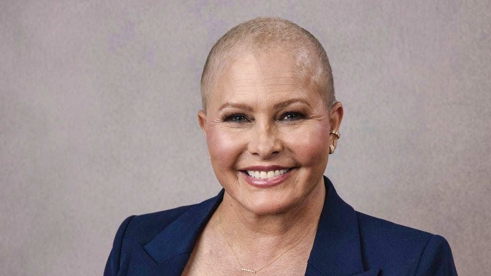 La star di «Baywatch» racconta. Nicole Eggert ha un cancro al seno: «Ecco la cosa più difficile da affrontare»