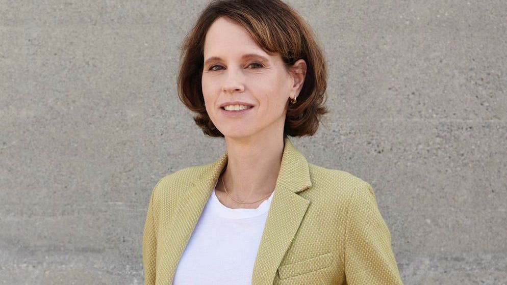 Bötschi asks Barbara Bleisch. 