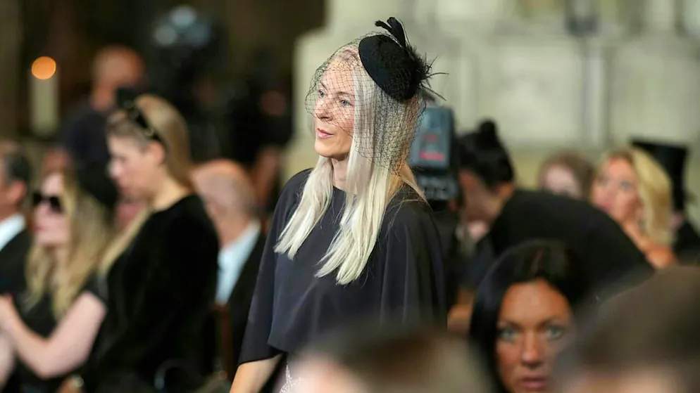 Ehefrau Simone Lugner bei der Abdankung.