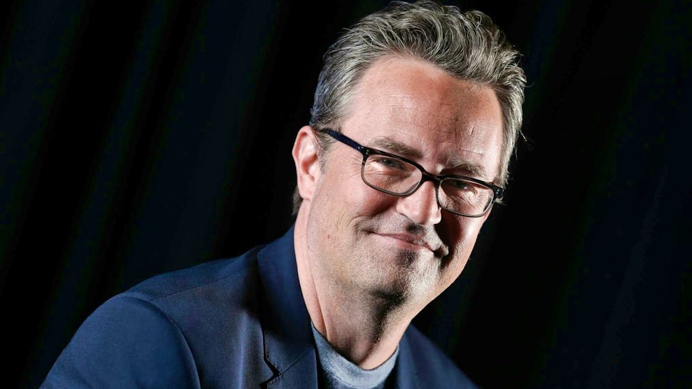 Deceduto per la ketamina. Ecco quanti anni di carcere rischia il medico accusato per la morte di Matthew Perry