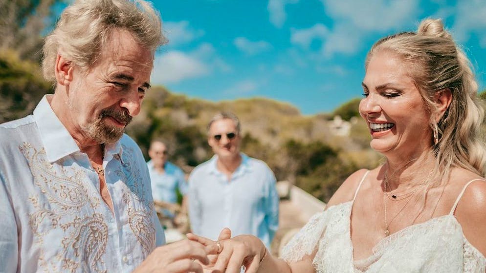 Hochzeit auf Ibiza. Thomas Gottschalk und Karina Mross haben heimlich geheiratet
