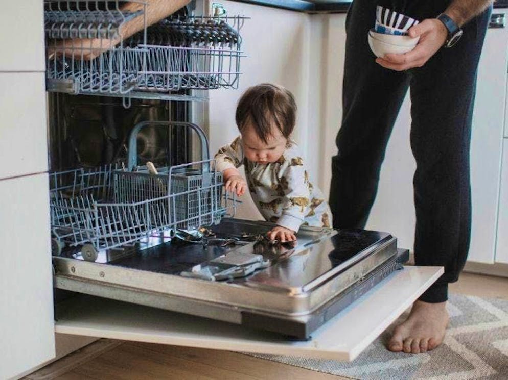 Often neglected: cleaning and caring for the dishwasher.