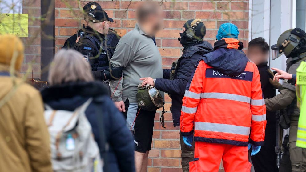 4500 people in the country illegally. Center-right politicians want to deport more rigidly