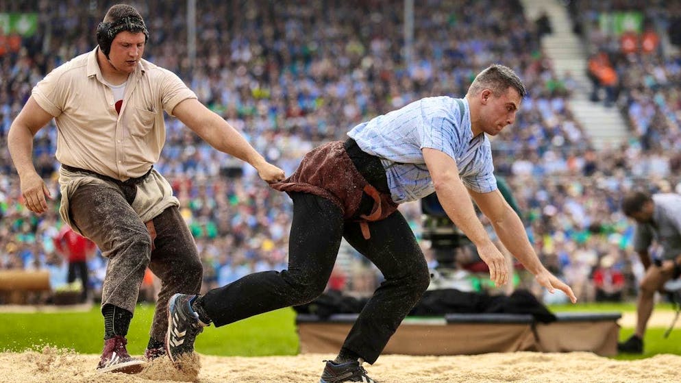 Nick Alpiger (left) always drives his opponents to despair. Here against Samuel Giger at the 2019 Swiss Wrestling Festival in Zug.