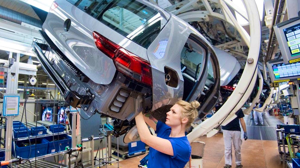 It is more than doubtful that all VW employees will be able to keep their jobs following the announced cost-cutting measures.