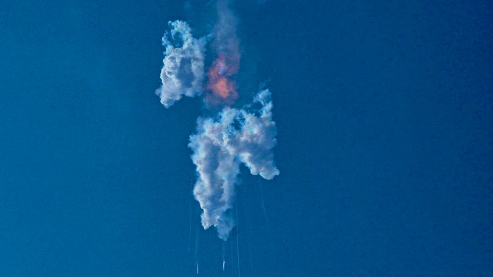 Forscher sind überrascht. SpaceX-Rakete reisst bei Explosion Loch in Atmosphäre