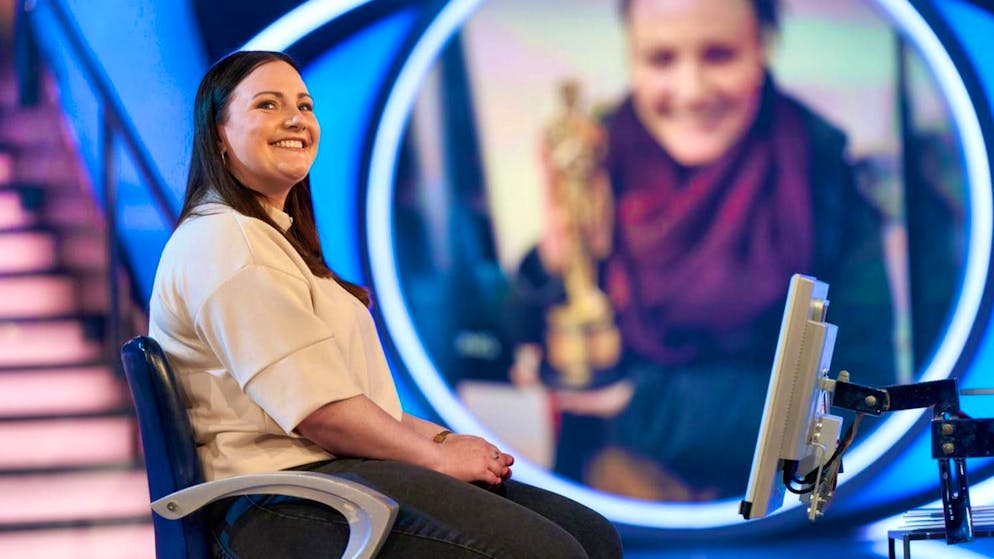Swiss helps WWM record holder with Bayern question. Only a few can claim that. Katharina Schwerke, who works as a production coordinator in film and TV, has already held an Oscar in her hand: "It's smaller than I thought."
