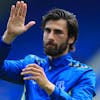 11th May 2024 Goodison Park, Liverpool, England Premier League Football, Everton versus Sheffield United Andre Gomes of Everton returns applause from the Gwladys Street supporters during the lap of honour PUBLICATIONxNOTxINxUK ActionPlus12641862 DavidxBlunsden