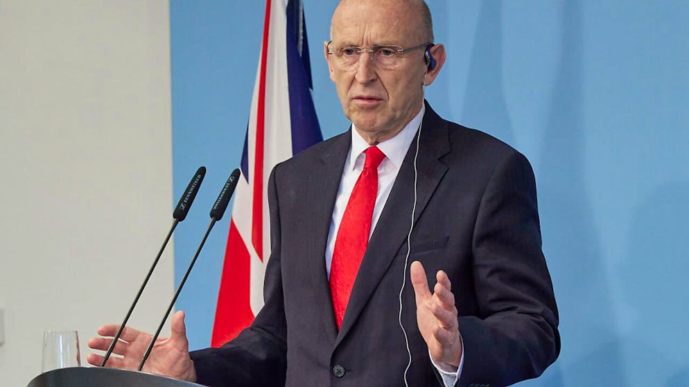 John Healey, Verteidigungsminister aus Grossbritannien. Foto: Jörg Carstensen/dpa