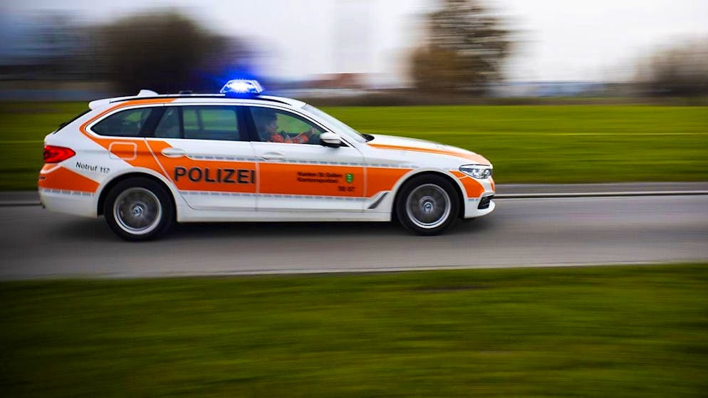 The St. Gallen cantonal police had to be called out in Malans SG after a woman fell out of a window. (archive picture)