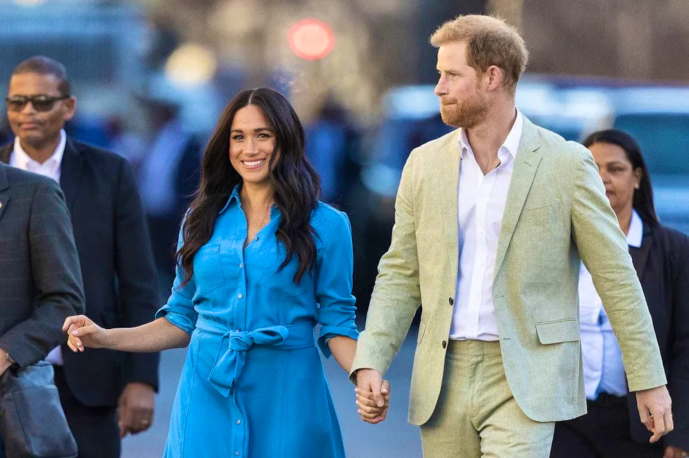 Une source proche du couple a déclaré à «Page Six»: «Meghan et Harry savent qu'ils sont liés ensemble».