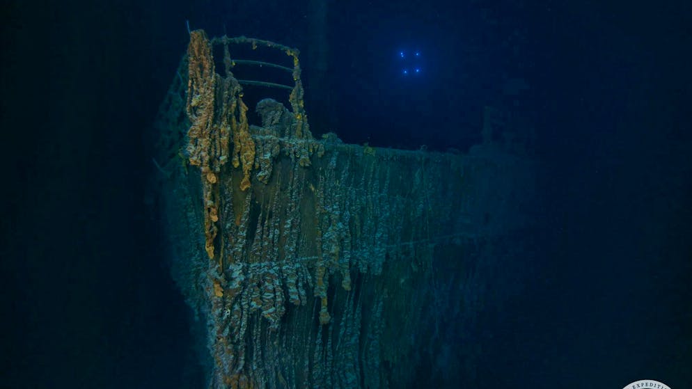 Bow rail broken off: The 