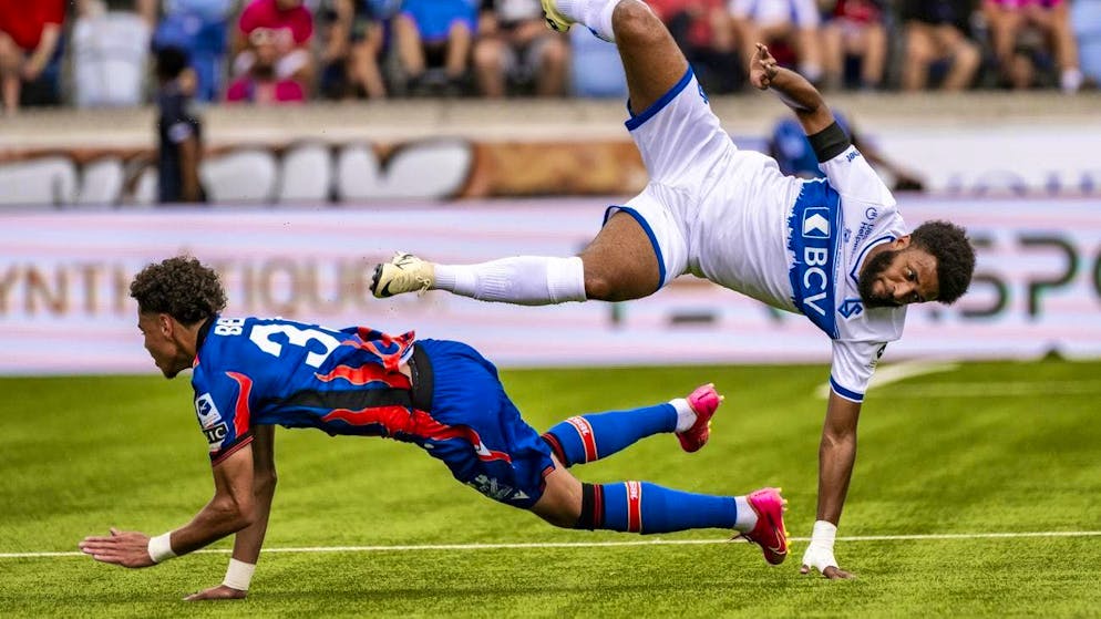 The picture agencies can't provide a better photo of Roméo Beney in the new FCB jersey - because Beney has hardly featured so far this season. At the start of the season, the 19-year-old was still in the starting eleven, but on the last two match days he was not even in the squad.