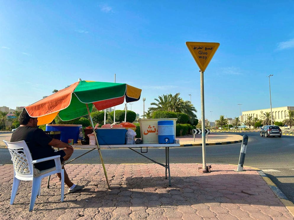 Caldo in Kuwait: quando la vita all'aperto scompare. In Kuwait non ci sono quasi venditori ambulanti come Ali Habib, a causa del caldo.
