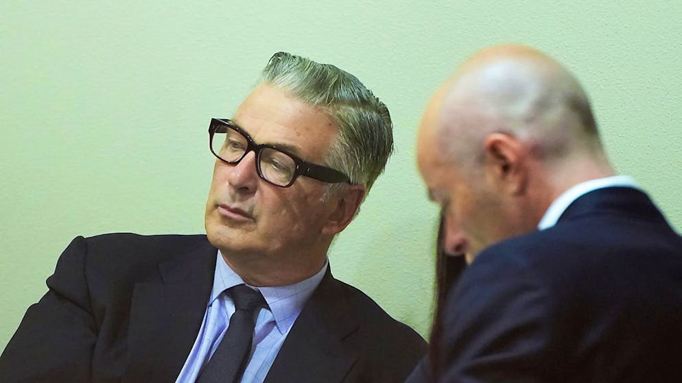 Morte sul set di «Rust». La procura chiede di riaprire il caso Alec Baldwin