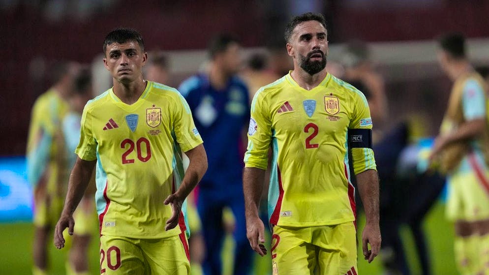 Spain's Dani Carvajal and Pedri after the draw at the Rajko Mitic Stadium.