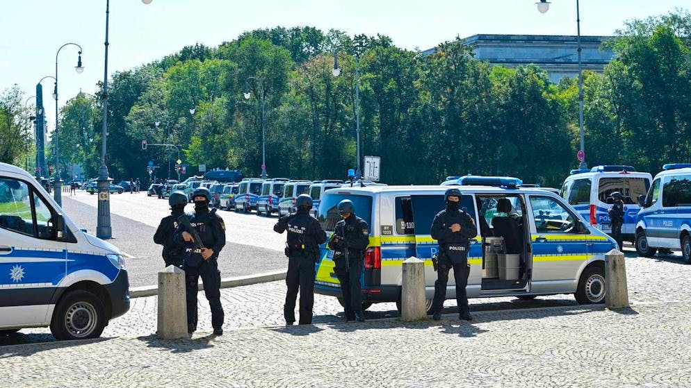 Munich police cordoned off the area around the Israeli Consulate General and the Nazi Documentation Center after the shooting.