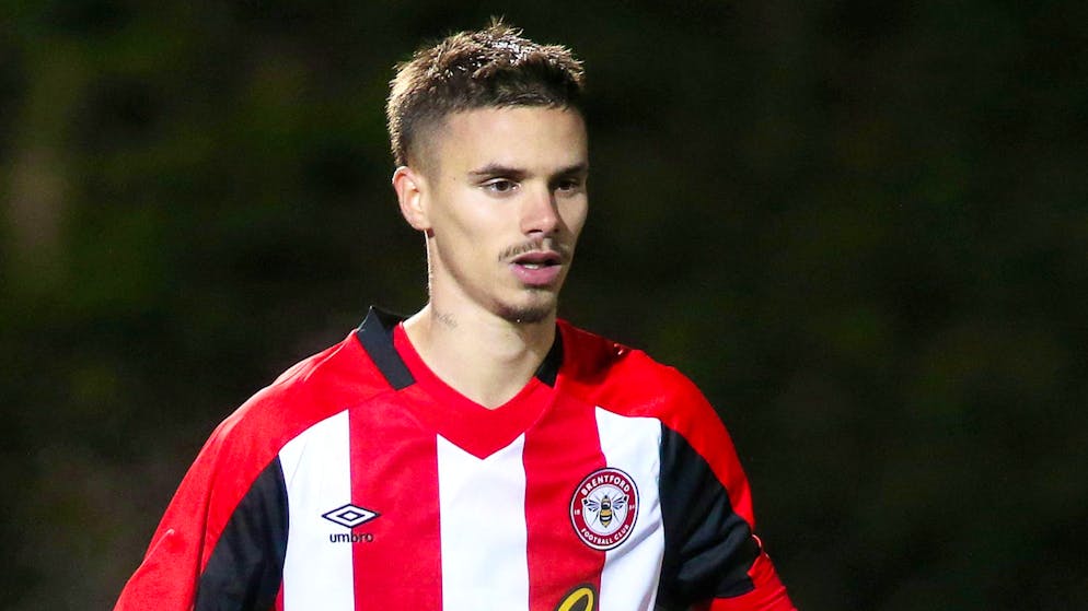 Zuletzt spielte Romeo bei der 2. Mannschaft des FC Brentford.