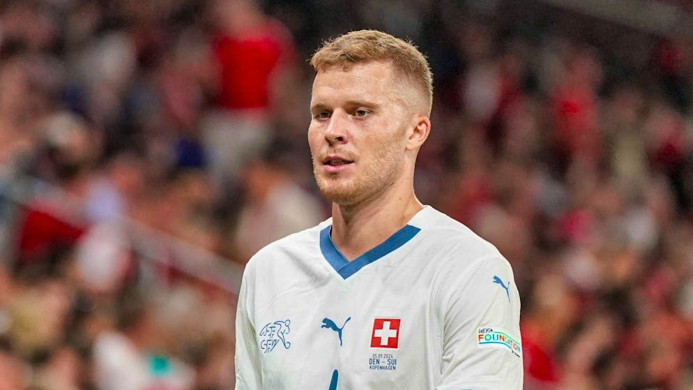 Red card for Nico Elvedi during the opening match of the Nations League in Copenhagen.