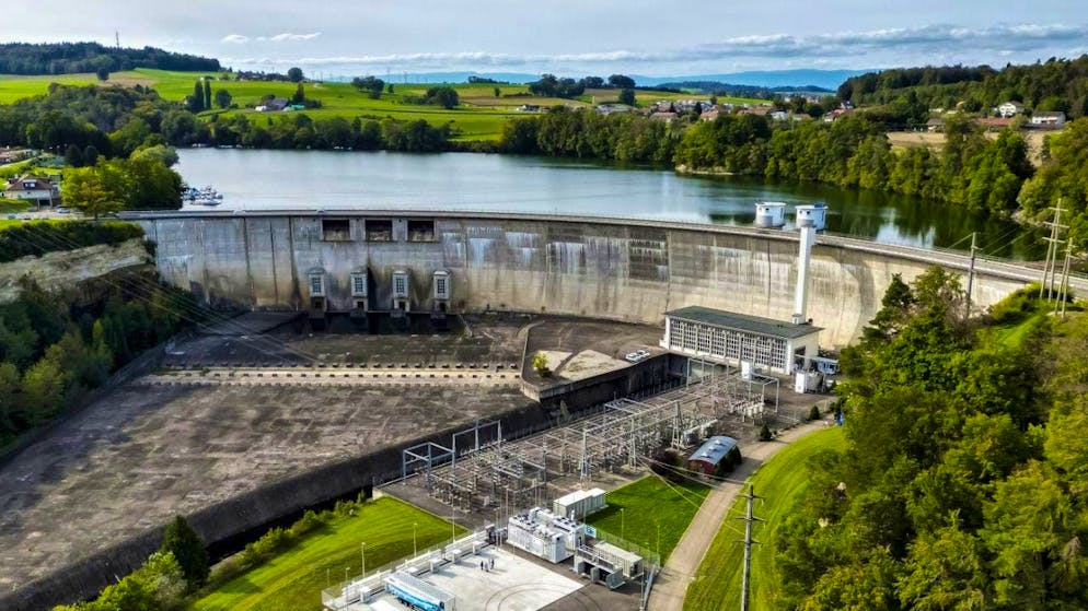 The dam at Lake Schiffenen. Of around 30 power plant projects analyzed, the Schiffenen-Murten detour power plant is the most promising for the cantonal government of Fribourg. (archive picture)