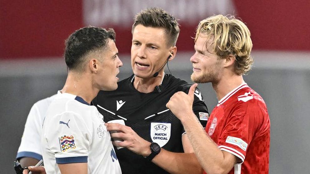 Xhaka and Co. angry. Referee declares joke red in the Nati dressing room