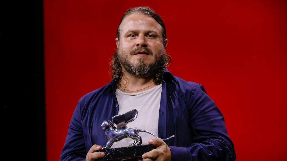 «The Room Next Door» von Pedro Almodóvar gewinnt in Venedig - Gallery. Brady Corbets «The Brutalist» ist ein Historiendrama über einen jüdischen Architekten.