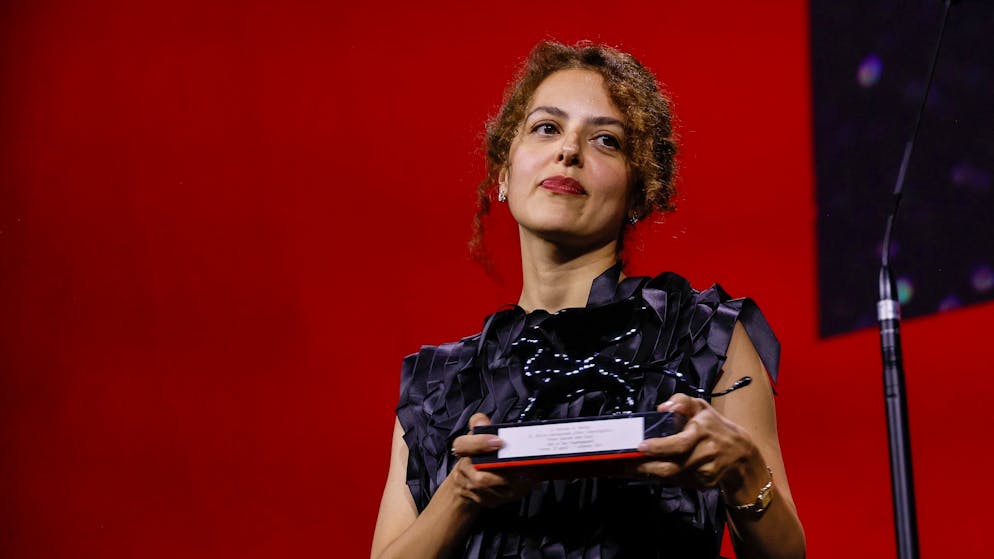 «The Room Next Door» von Pedro Almodóvar gewinnt in Venedig - Gallery. «April» von Dea Kulumbegashvili erzählt von einer Frauenärztin, die im ländlichen Georgien illegal Abtreibungen durchführt.