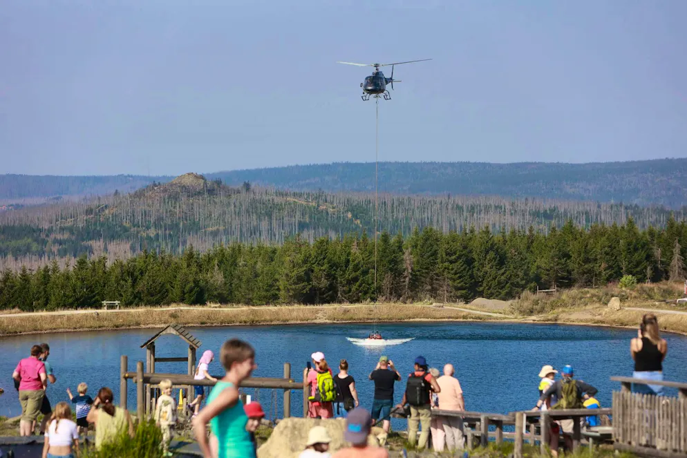 The fire below the Brocken in the Harz Mountains is not yet under control (current photo). 