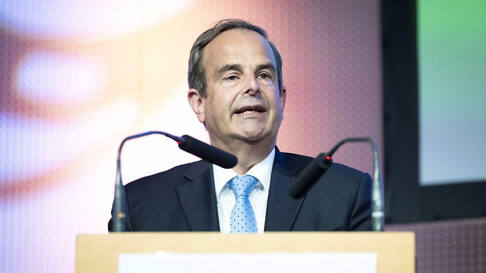 Who will succeed Gerhard Pfister?. Things are boiling in the middle - and the acid test is yet to come