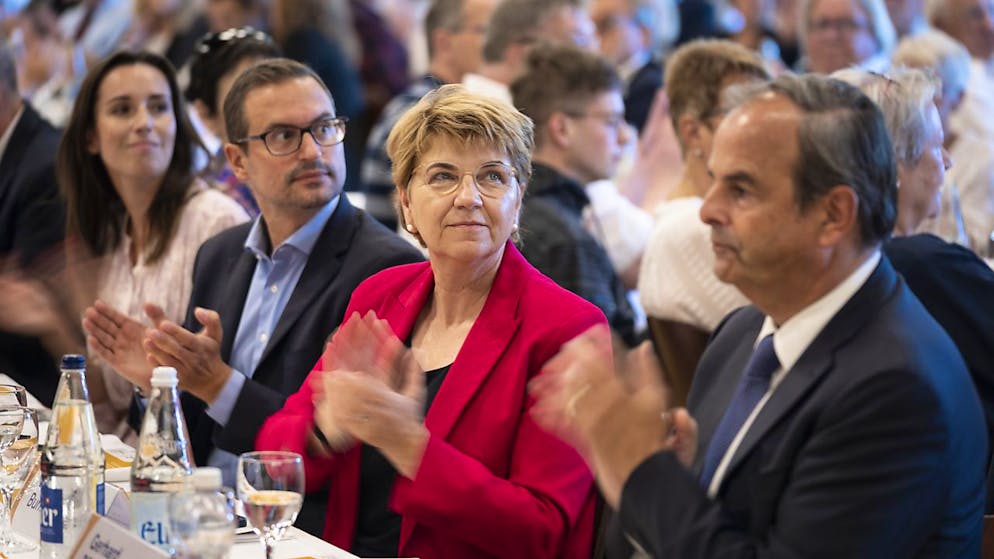 Mehr Geld zu Gunsten der AHV. Mitte Schweiz will Blockade in Gesundheitspolitik beenden