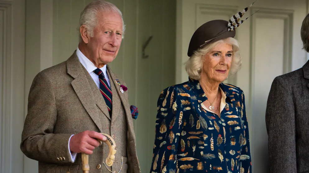 Zweiter Todestag: Royals erinnern an Queen Elizabeth II. - Gallery. König Charles III. ist der Nachfolger von Königin Elizabeth II. Hier steht er zusammen mit Königin Camilla.