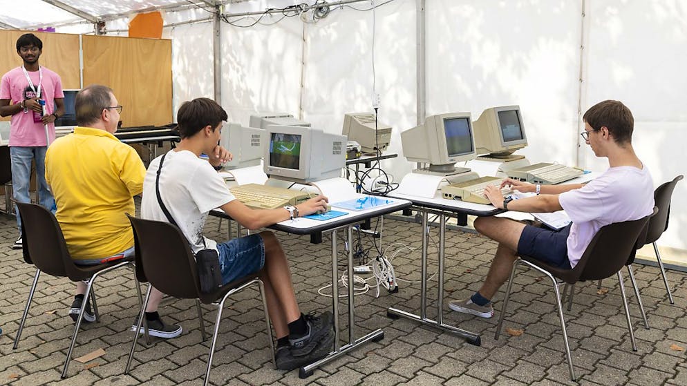 Le Digital Dreams Festival à l'UNIL attire près de 5000 personnes - Gallery. Le public pouvait renouer le contact avec des ordinateurs vintage.