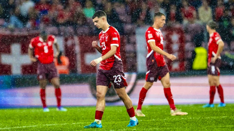 Hanging heads at the Swiss national team after the bitter defeat against Spain.