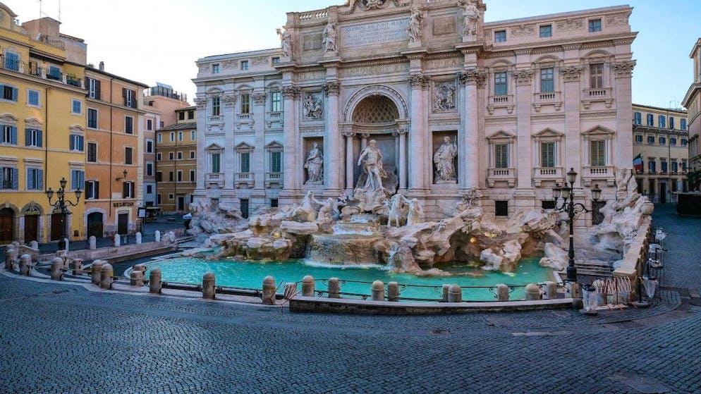 The coins that tourists throw into the Trevi Fountain are donated to Caritas, which uses them to support people in need. (Picture from March 23)