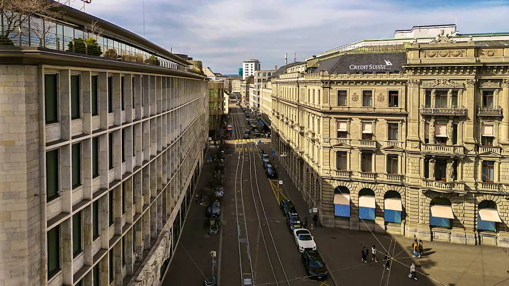 In view of the difficult economic situation, Swiss companies are expecting the employment situation to be somewhat gloomier. A decline in the pace of recruitment is expected in the financial and real estate sectors in particular. (symbolic image)