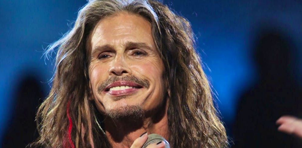 Queste star hanno figli fuori dal matrimonio. Tutti ormai sanno che l'attrice Liv Tyler è la figlia del frontman degli Aerosmith Steven Tyler. Tuttavia, la stessa rockstar ha scoperto solo otto anni dopo la nascita che la relazione con la groupie Bebe Buell non era stata priva di conseguenze. Nel 1994, Liv Tyler ha recitato nel video musicale di «Crazy» degli Aerosmith, lanciando la sua carriera di attrice.