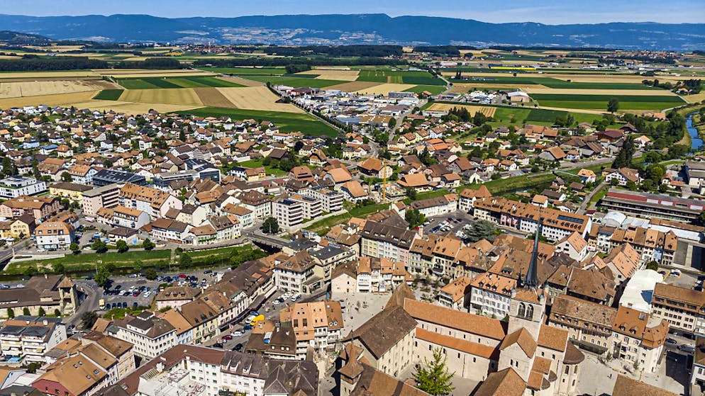 La première revitalisation d'une rivière en milieu urbain dans le canton a été inaugurée jeudi à Payerne (VD) en présence des autorités cantonales et communales (archives).