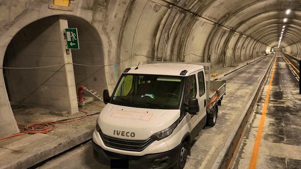 A worker has been killed in an accident in a cordoned-off area of the Clusette tunnel in Val-de-Travers NE.