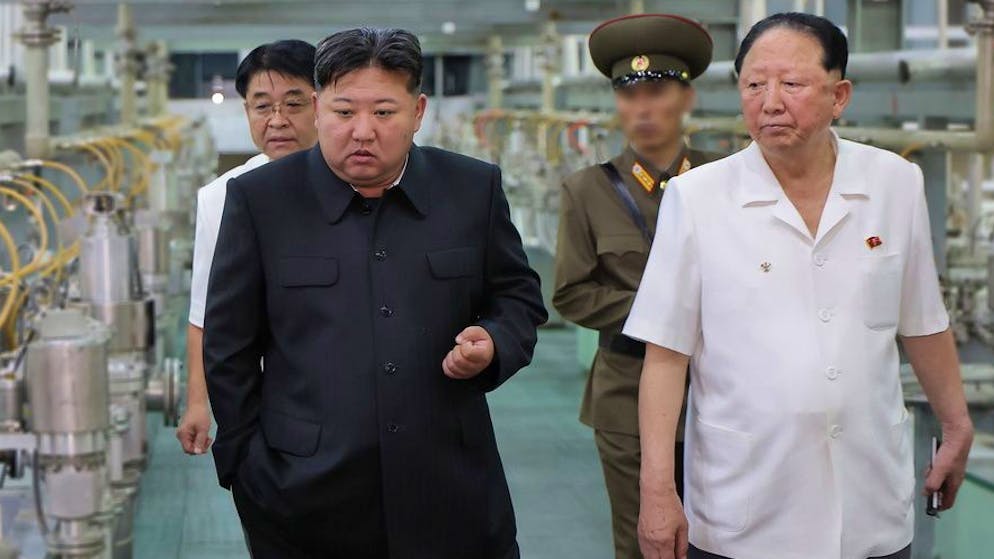 Atomwaffen-Bestand «exponenziell erhöhen». Kim Jong Un besichtigt Uran-Anreicherungsanlage