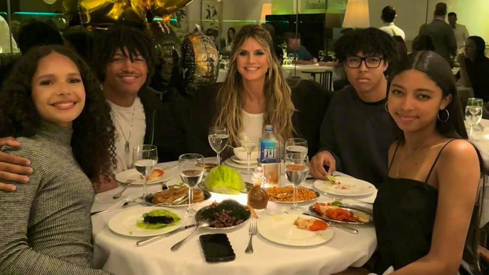 Un segno di approvazione. Heidi Klum pubblica per la prima volta una foto della nuova fiamma del figlio