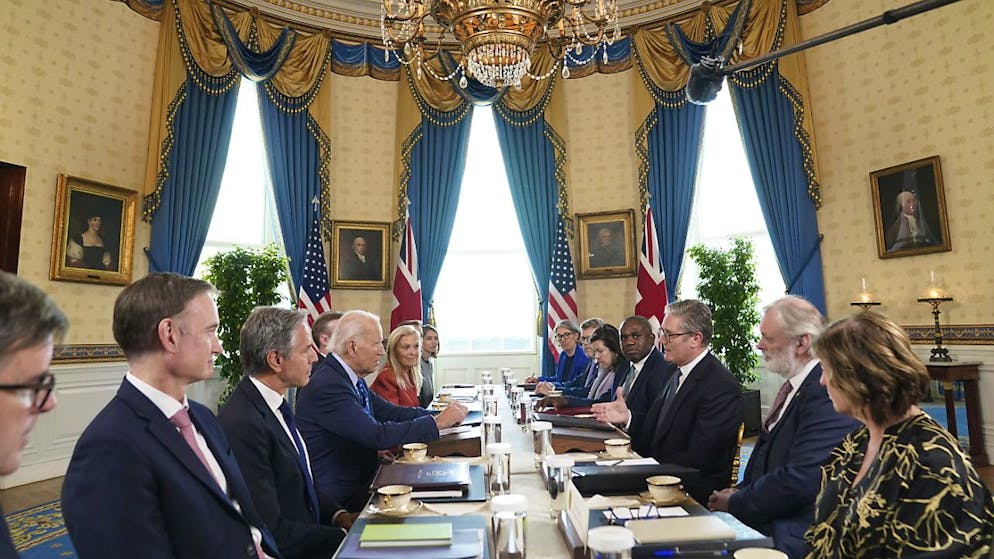 Keir Starmer (3e depuis la droite) a été reçu à la Maison blanche par Joe Biden.