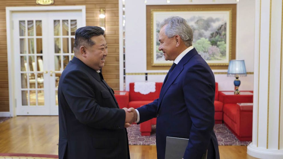 Selon les experts, la réunion aurait pu avoir lieu au palais Kumsusan de Pyongyang, où M. Kim a déjà reçu les président russe Vladimir Poutine et chinois Xi Jinping.