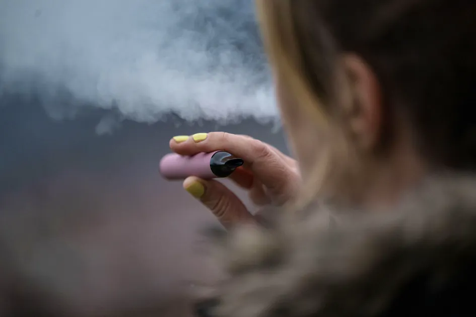 vape malediven Quit Vaping: Discover the Best Füm Vape Replacement main image 0