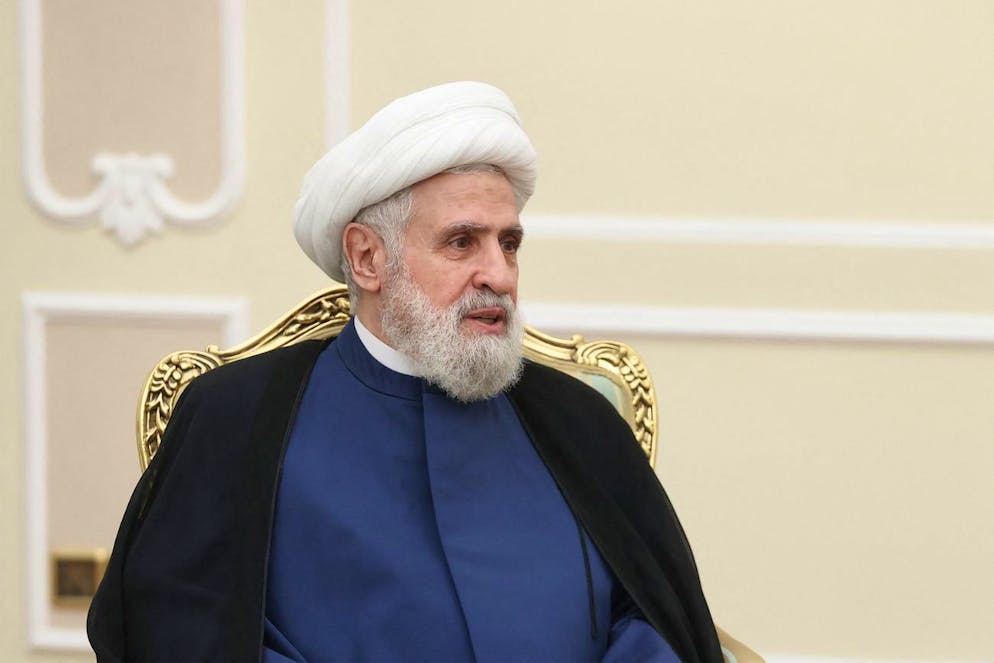 «Les menaces ne nous arrêteront pas: nous sommes prêts à tous les scénarios militaires» face à Israël, a déclaré Naïm Qassem.