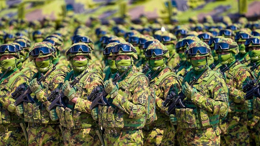 ARCHIVE - Soldiers of the Serbian army during a military exercise at Batajnica military airport. Photo: Darko Vojinovic/AP/dpa