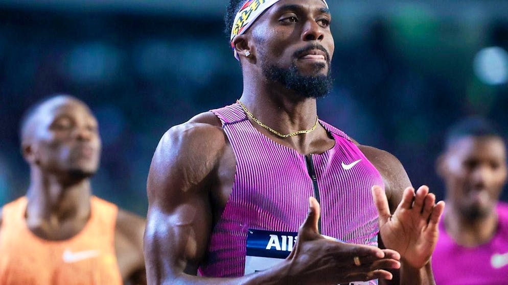 Applauding himself after winning the 200m race: Kenneth Bednarek